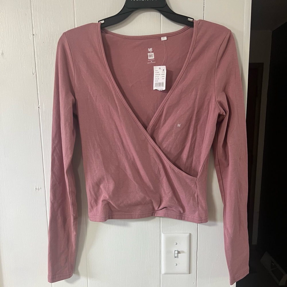 NWT Pac Sun “Me to We Essentials” criss cross long sleeve crop top